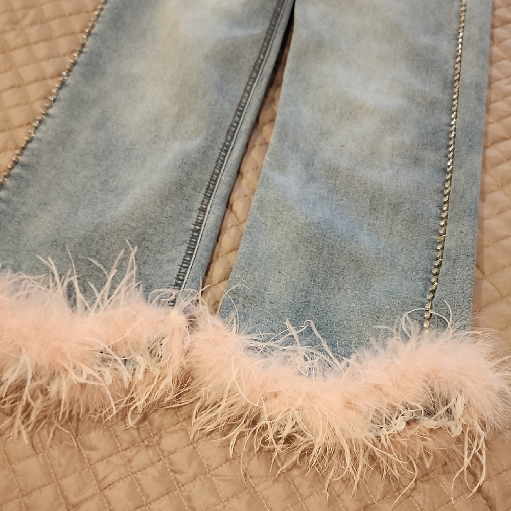Stylish Blue Jeans with Pink Feather Trim - Picture 7 of 9
